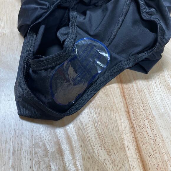 Miraclesuit NWT Crossover With Mesh One Piece Swimsuit Black Size 12 Bra Top A-D - Picture 13 of 15